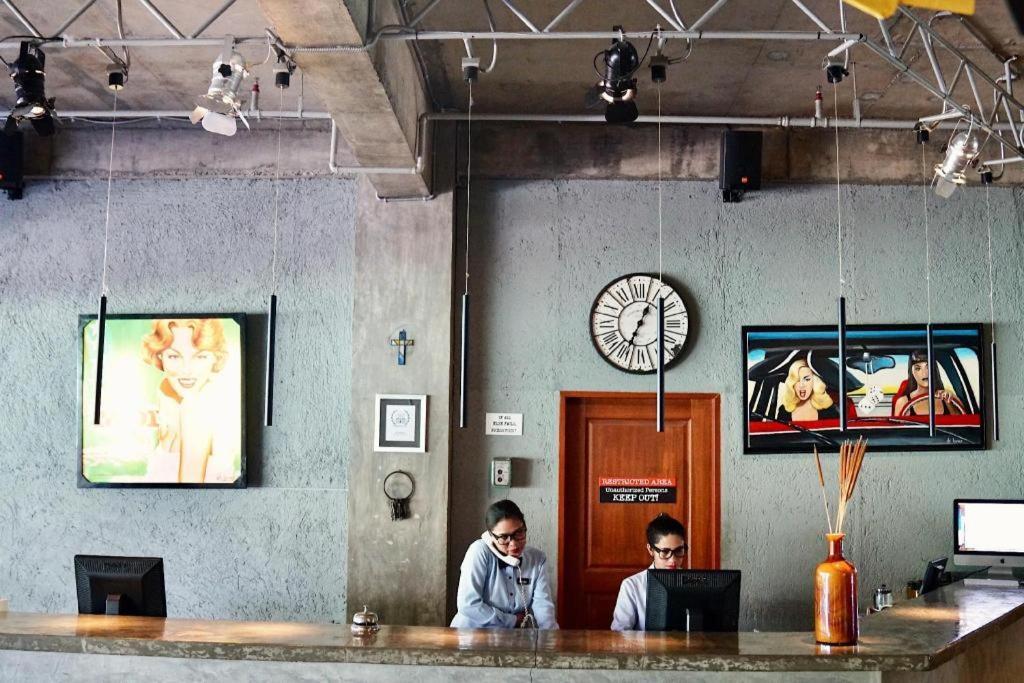 The Henry Hotel Cebu Stadt Exterior foto
