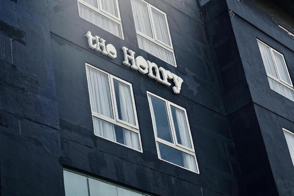 The Henry Hotel Cebu Stadt Exterior foto