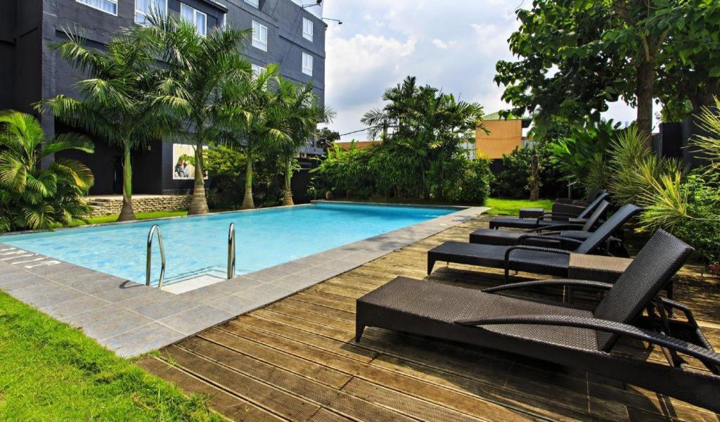 The Henry Hotel Cebu Stadt Exterior foto