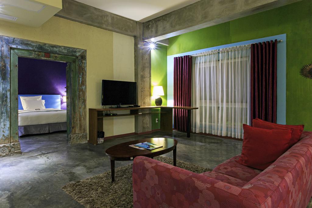 The Henry Hotel Cebu Stadt Exterior foto