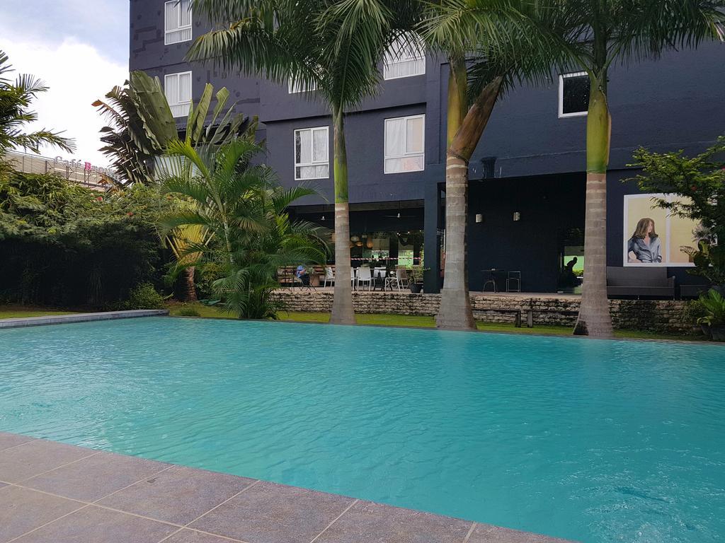 The Henry Hotel Cebu Stadt Exterior foto